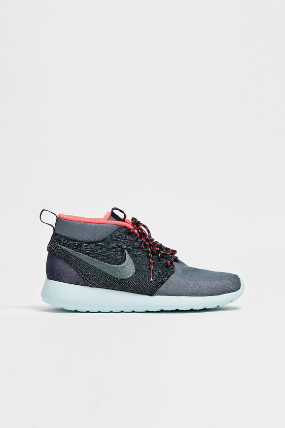 Nike Roshe Run CritterFins